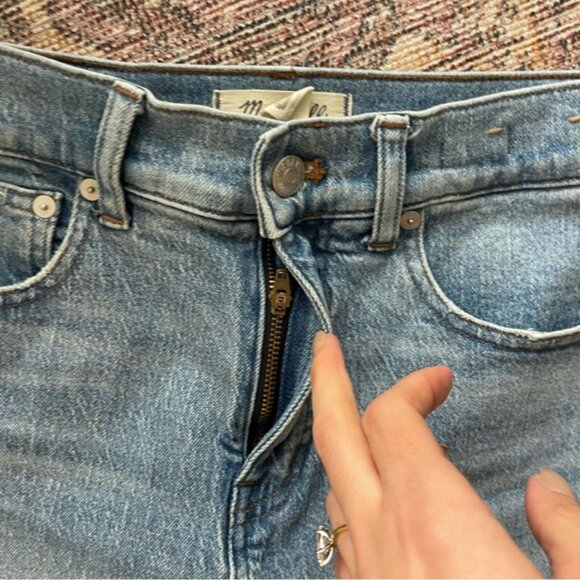 Madewell 90’s Straight Jean - Picture 3 of 7